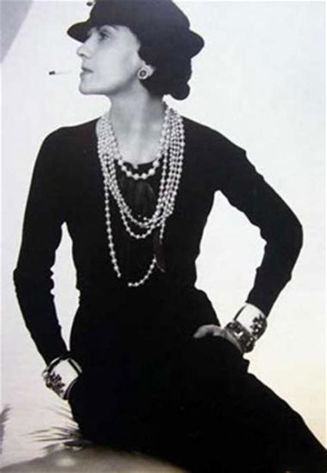 coco chanel la petite robe noire